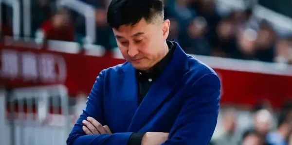 乐鱼体育APP-广东被福建双杀2人引失望！杜锋用人还是有问题，萨林杰没法用！